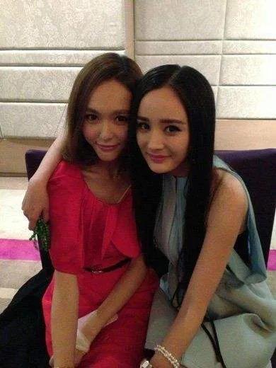 楊冪和唐嫣之間發(fā)生了什么楊冪和唐嫣之間發(fā)生了什么事情插圖3