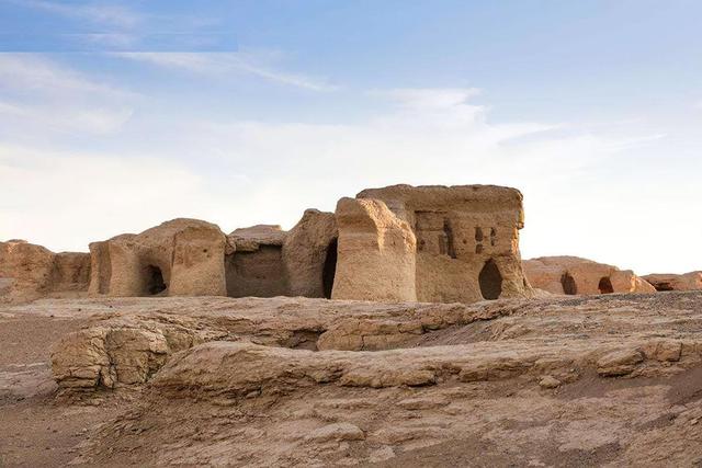 樓蘭古城的恐怖傳說樓蘭古城的恐怖傳說小說在線閱讀插圖3