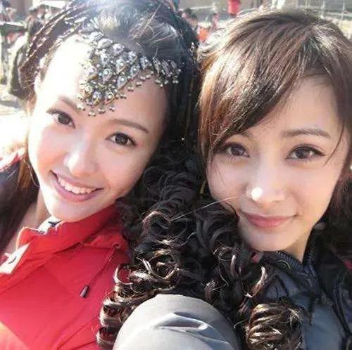 楊冪和唐嫣之間發(fā)生了什么楊冪和唐嫣之間發(fā)生了什么事情插圖